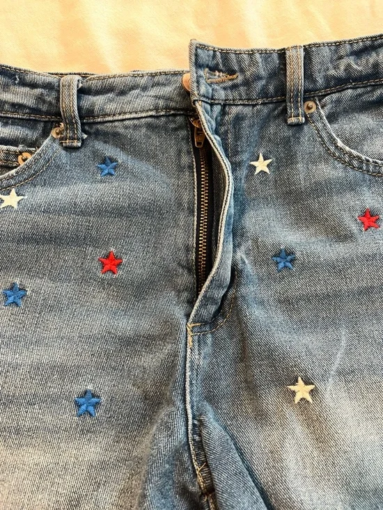 No Boundaries Blue Denim Shorts Red, White & Blue Star Embroidery SZ 9 EUC - Picture 7 of 9